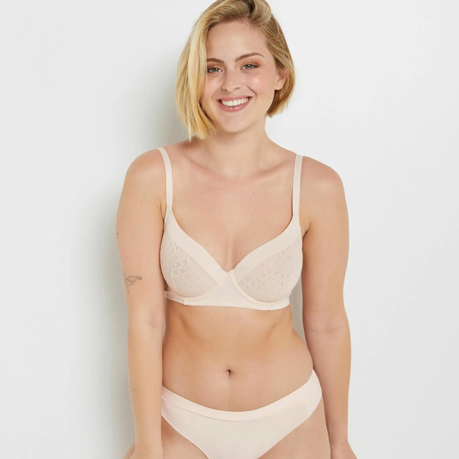 Poitrine Généreuse Jusqu Femme | Alma Soutien-Gorge Ampliforme Dentelle Poudre | RougeGorge 1 Poitrine Généreuse Jusqu Femme | Alma Soutien-Gorge Ampliforme Dentelle Poudre | RougeGorge